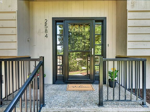 3rd image of 2584 Park Rd