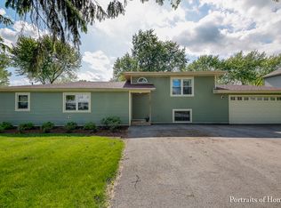 1N210 Ellis Ave, Carol Stream, IL 60188