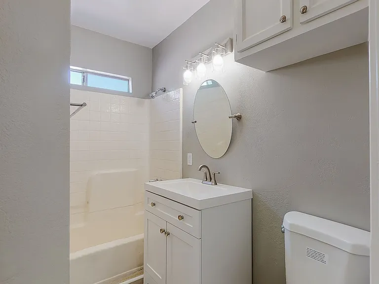 1818 N Kingsley Dr — Photo 48