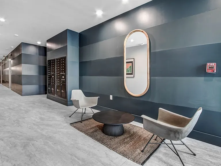 Vanowen48 — Photo 20