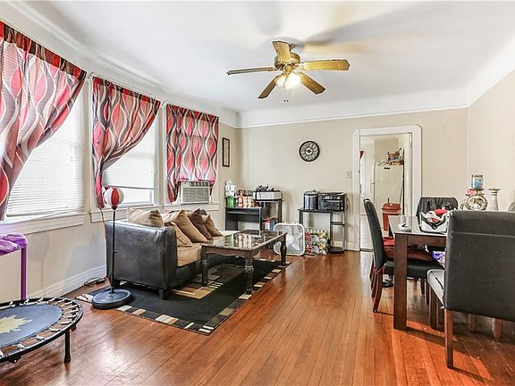 3rd image of 3943-45 Louisiana Ave