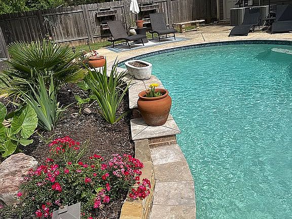 5th image of 288 Eagle Bend Way