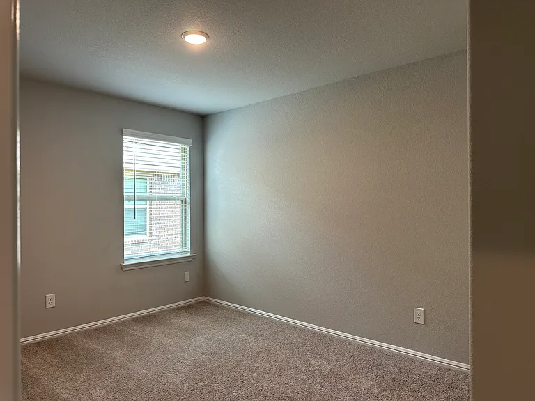 1416 Avalon Ct — Photo 18