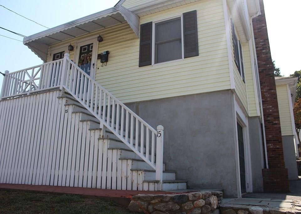 1st image of 15 Vine Ave #2