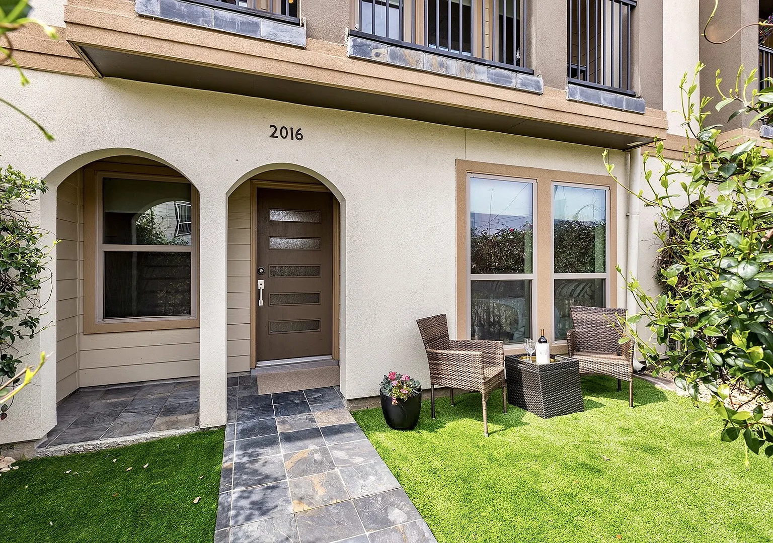 Luxe Houston Home — Photo 2