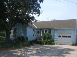 311 N 7th St, Lindenhurst, NY 11757