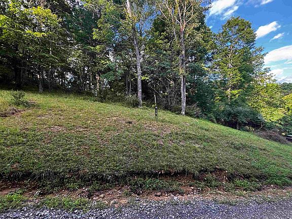 2nd image of 300 Lakeside Dr