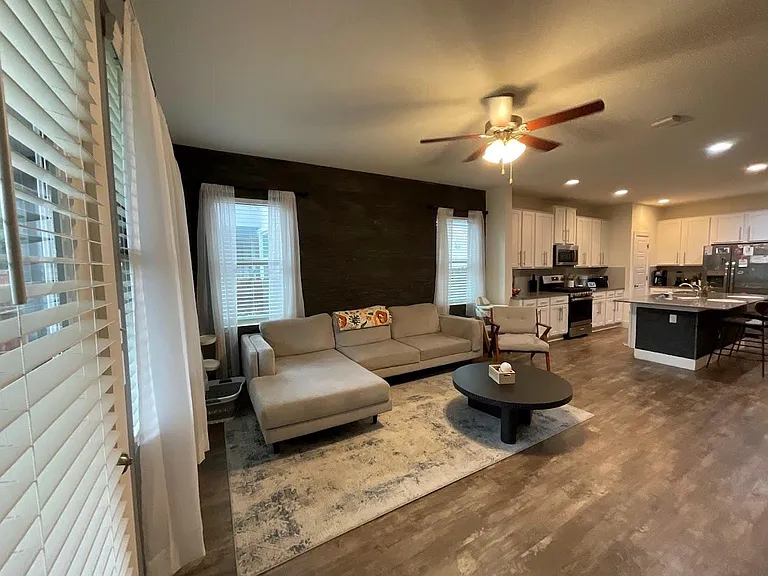 624 Golden Glory Rd — Photo 14