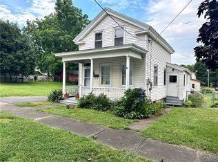 32 Catherine St, Oswego, NY 13126