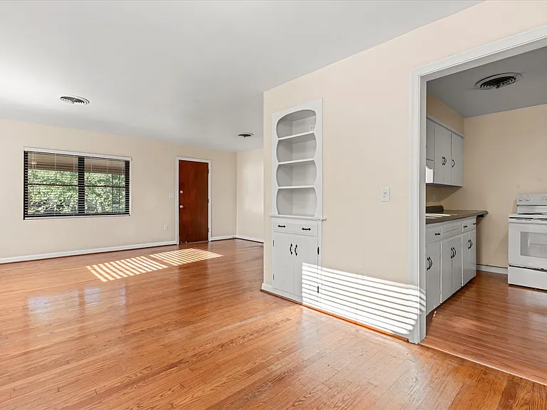 1671 Dale Ave — Photo 8