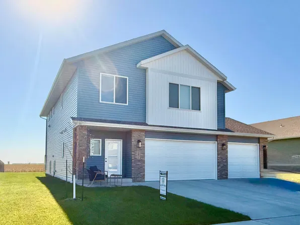 4871 Hampton Cir S, Moorhead, MN 56560