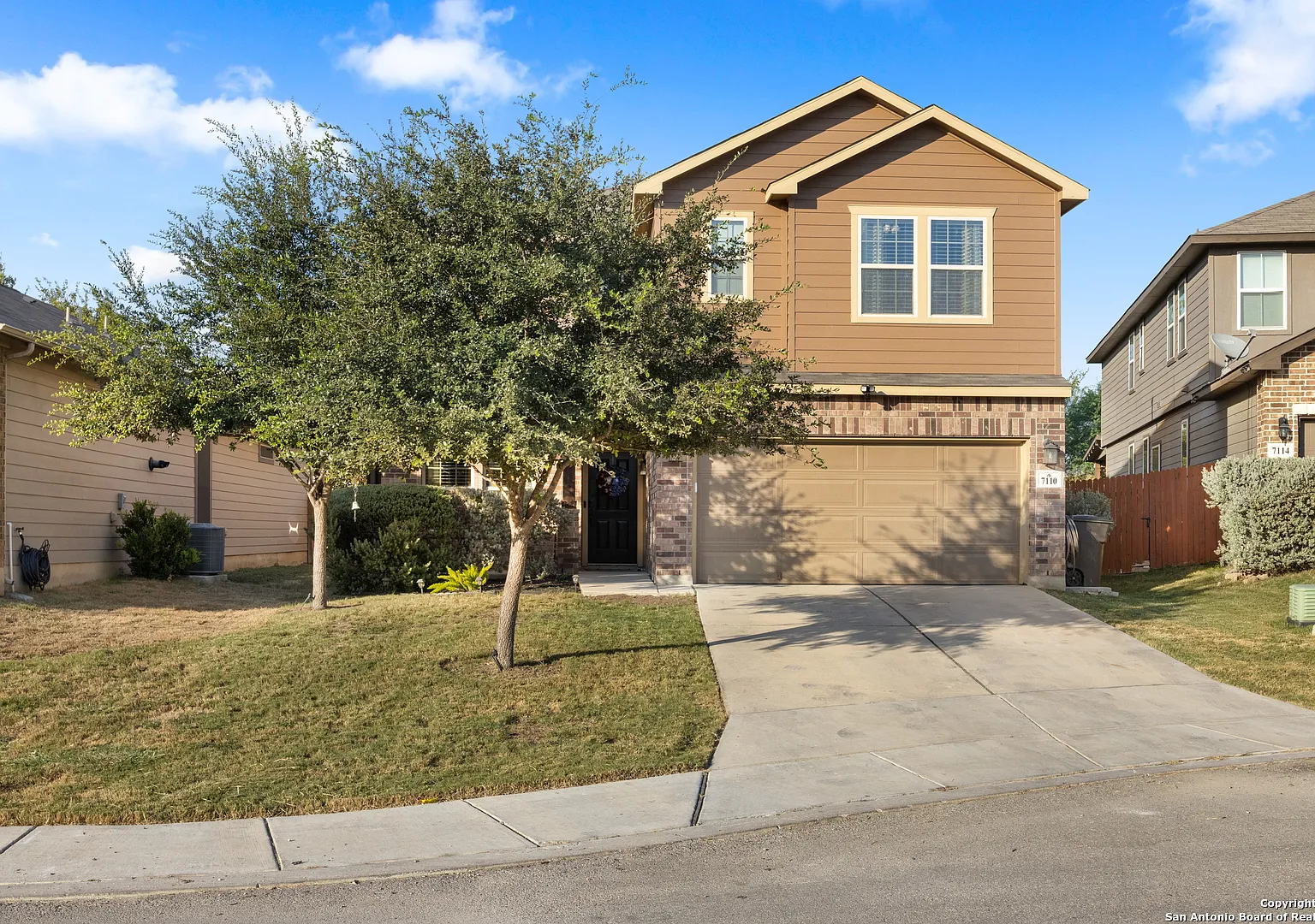 4 bed, 2.5 bath, 2515 sqft, $2,300 — Photo 1