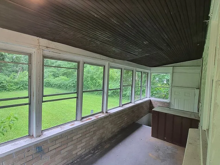 2140 Rose Bud Ave — Photo 10