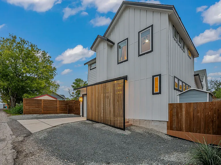 2606 Oaklawn Ave #2 — Photo 5