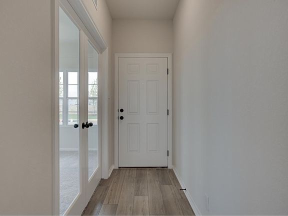 Hennersby Hollow - Brodie Interior Image 2