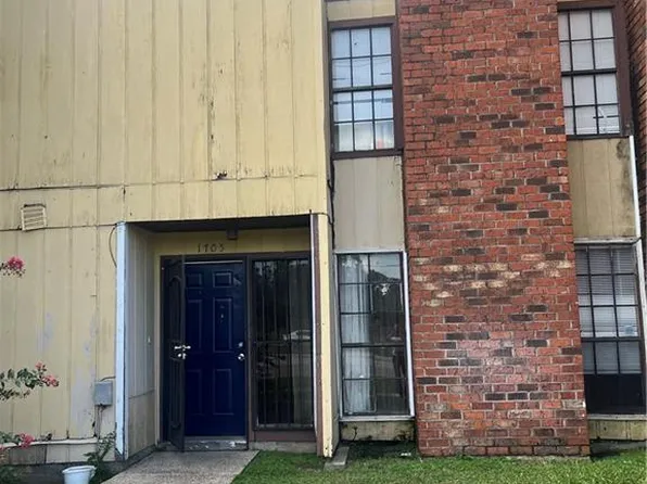 1705 Chimney Wood Ln, New Orleans, LA 70126