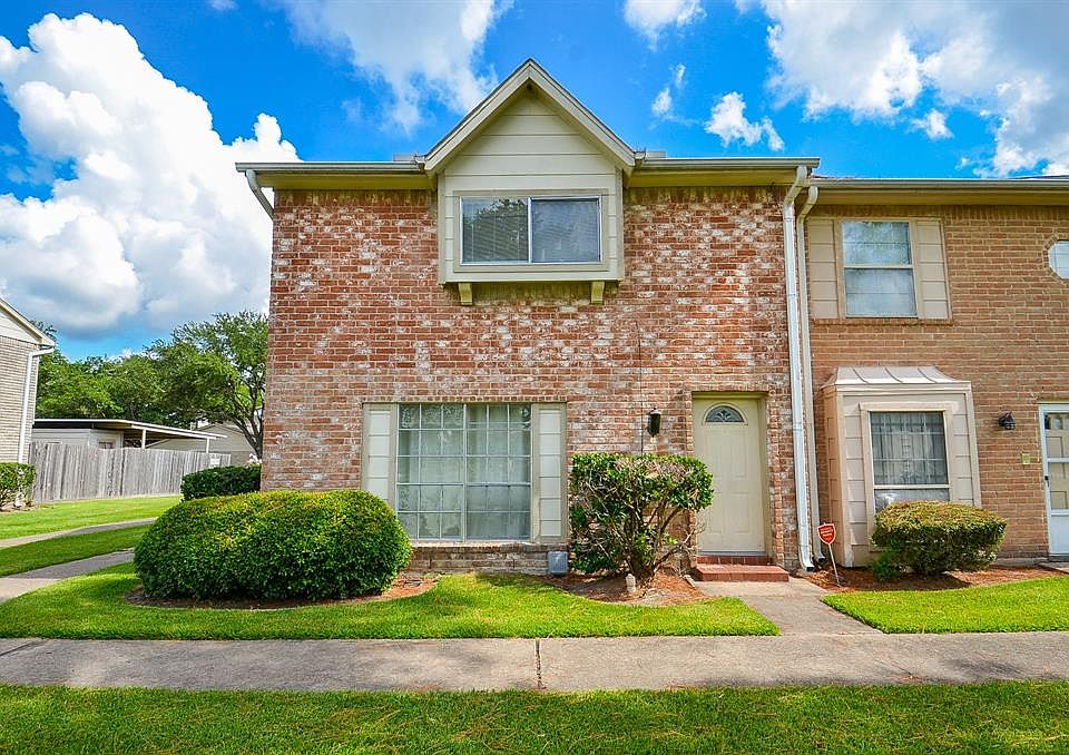 1st image of 12969 Clarewood Dr