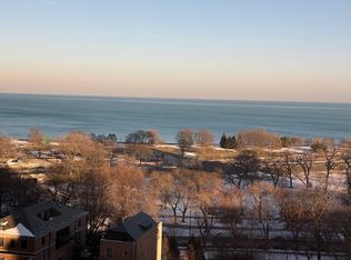 360 W Wellington Ave, Chicago, IL 60657