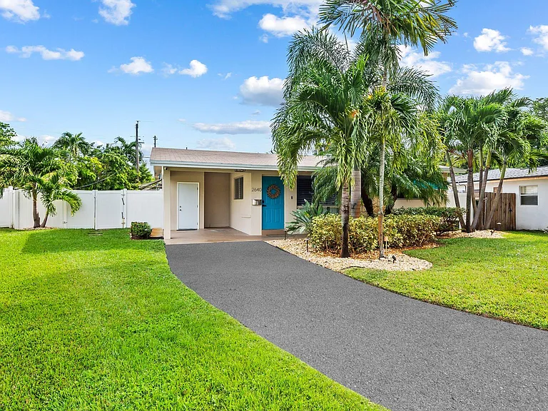 2640 NW 9th Ln — Photo 37