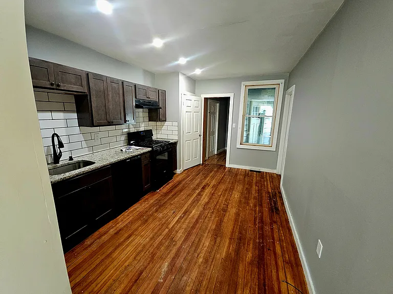 193 Livingston Ave — Photo 7