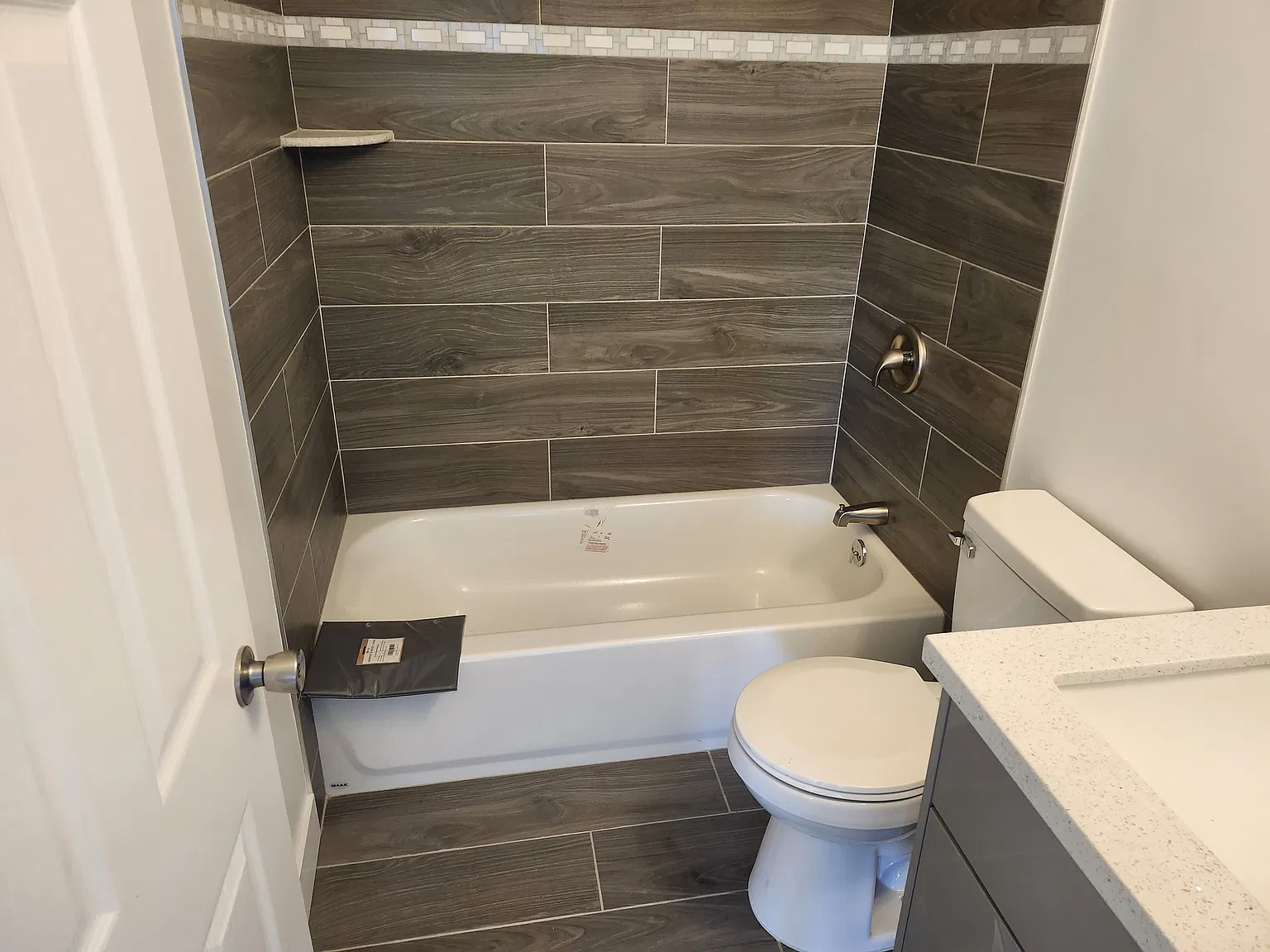 3 bed, 1380 sqft, $3,750 — Photo 4