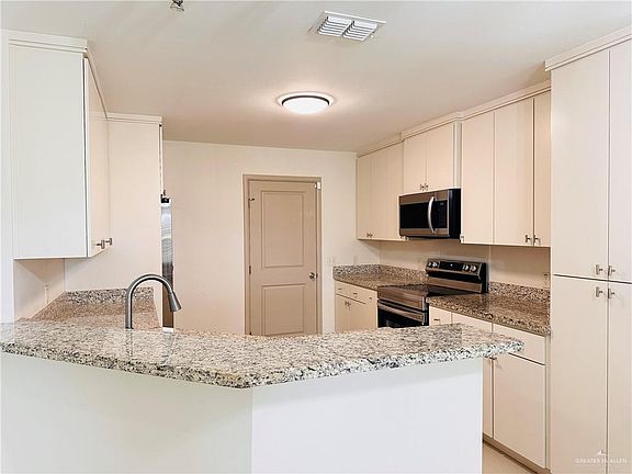 4th image of 3237 Zircon Dr