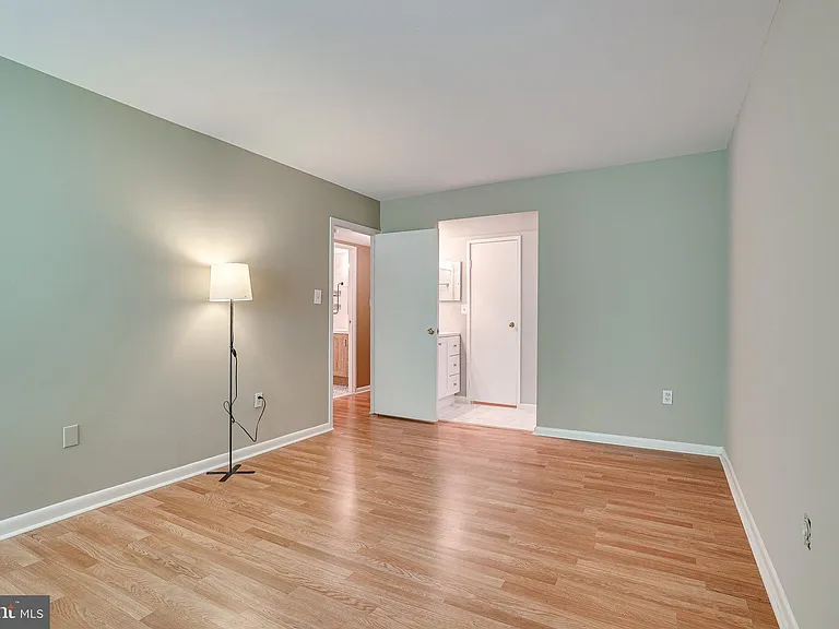 2210 Springwood Dr #207 — Photo 17