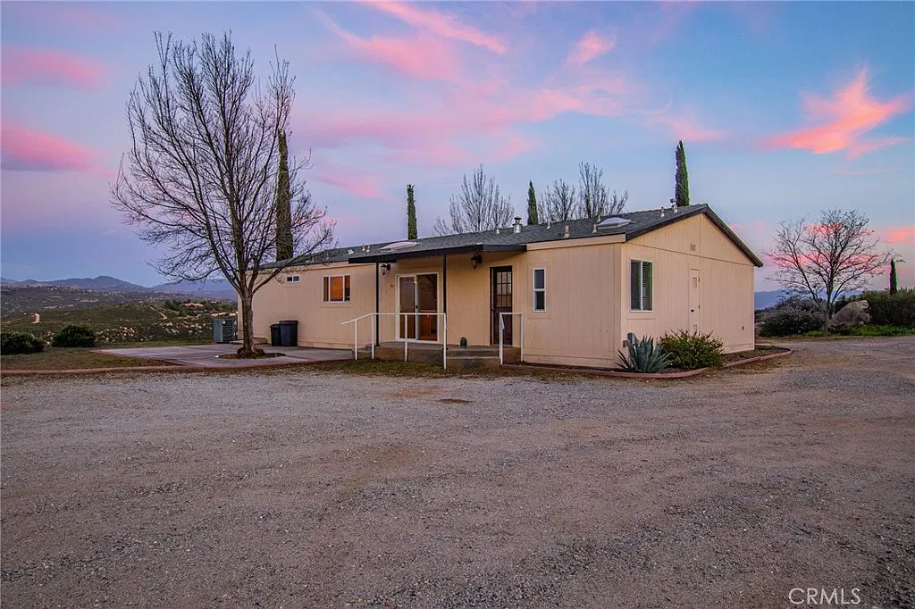 3 bed, 1792 sqft, $2,800 — Photo 2