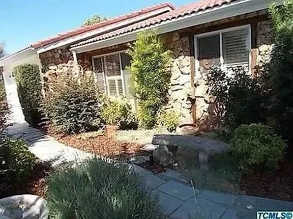 3201 W Pryor Ave, Visalia, CA 93277