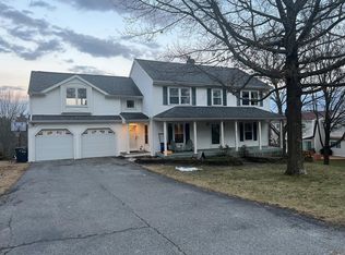 38 Knoll Cir, South Burlington, VT 05403
