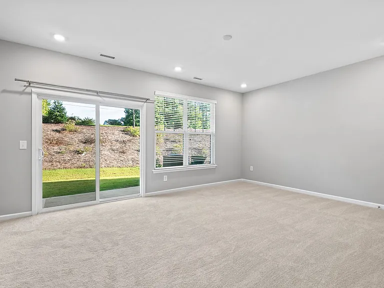 1136 Commack Dr — Photo 31