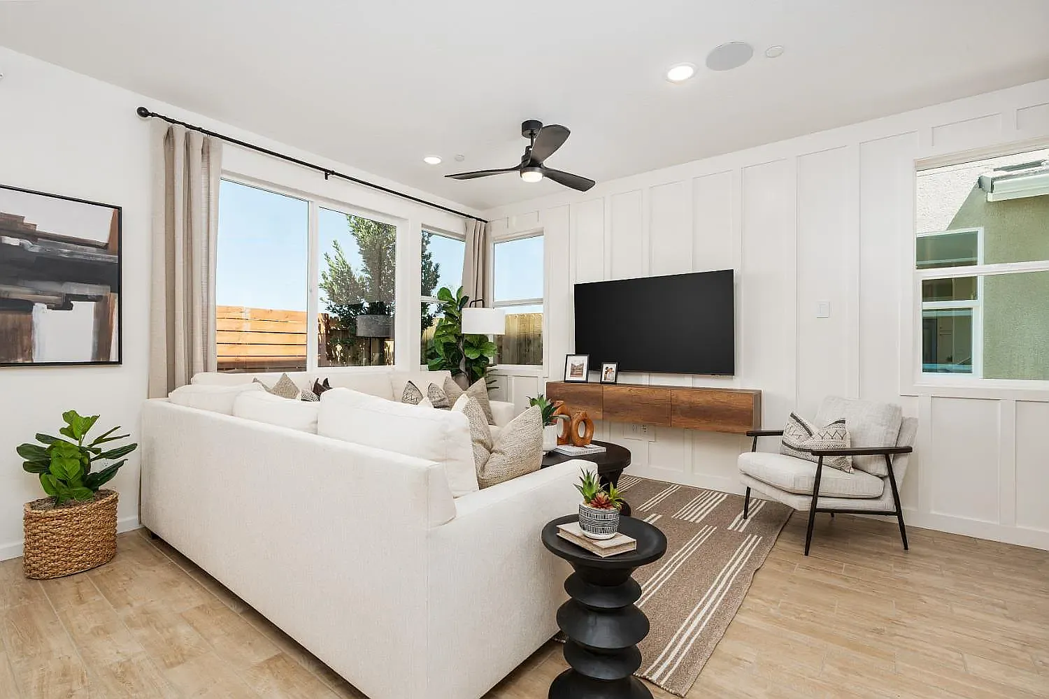 3 bed, 2.5 bath, 1651 sqft, $2,600 — Photo 3
