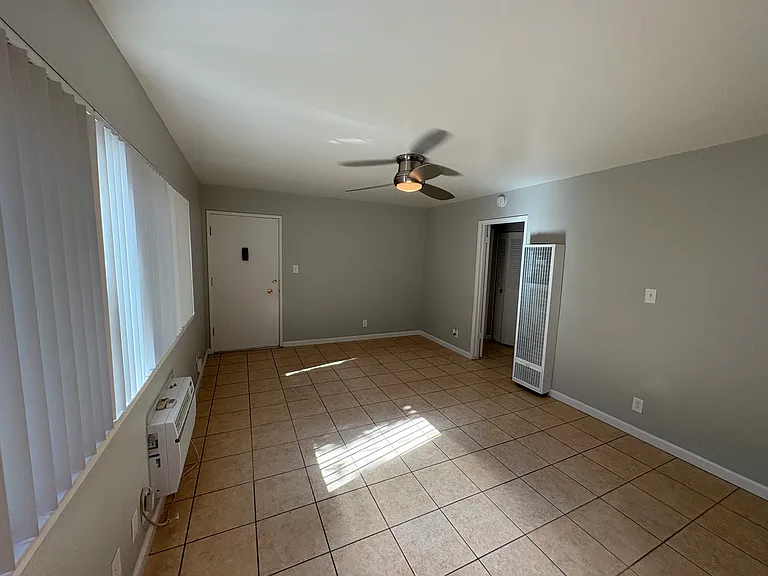 2722 O St #D — Photo 8