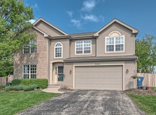 3205 Pineview Cir, Carpentersville, IL 60110