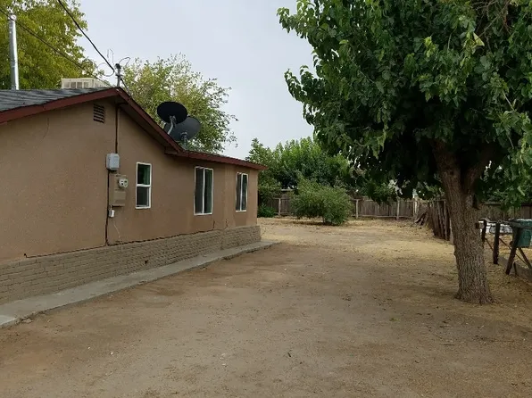 1104 E Clark St, Madera, CA 93638