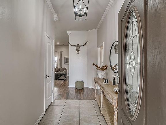 5th image of 4000 Grace Cir