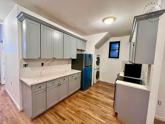 2nd image of 117 Leonard St #1