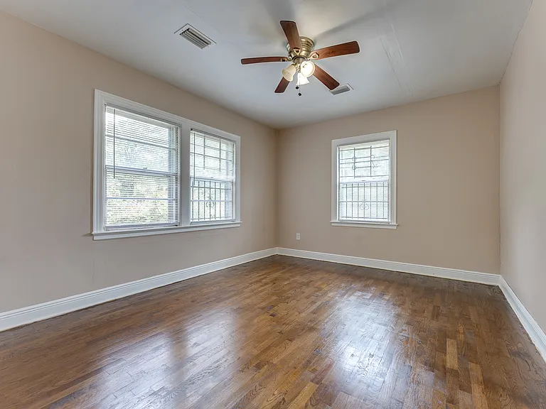 1500 W Short 17th St — Photo 27