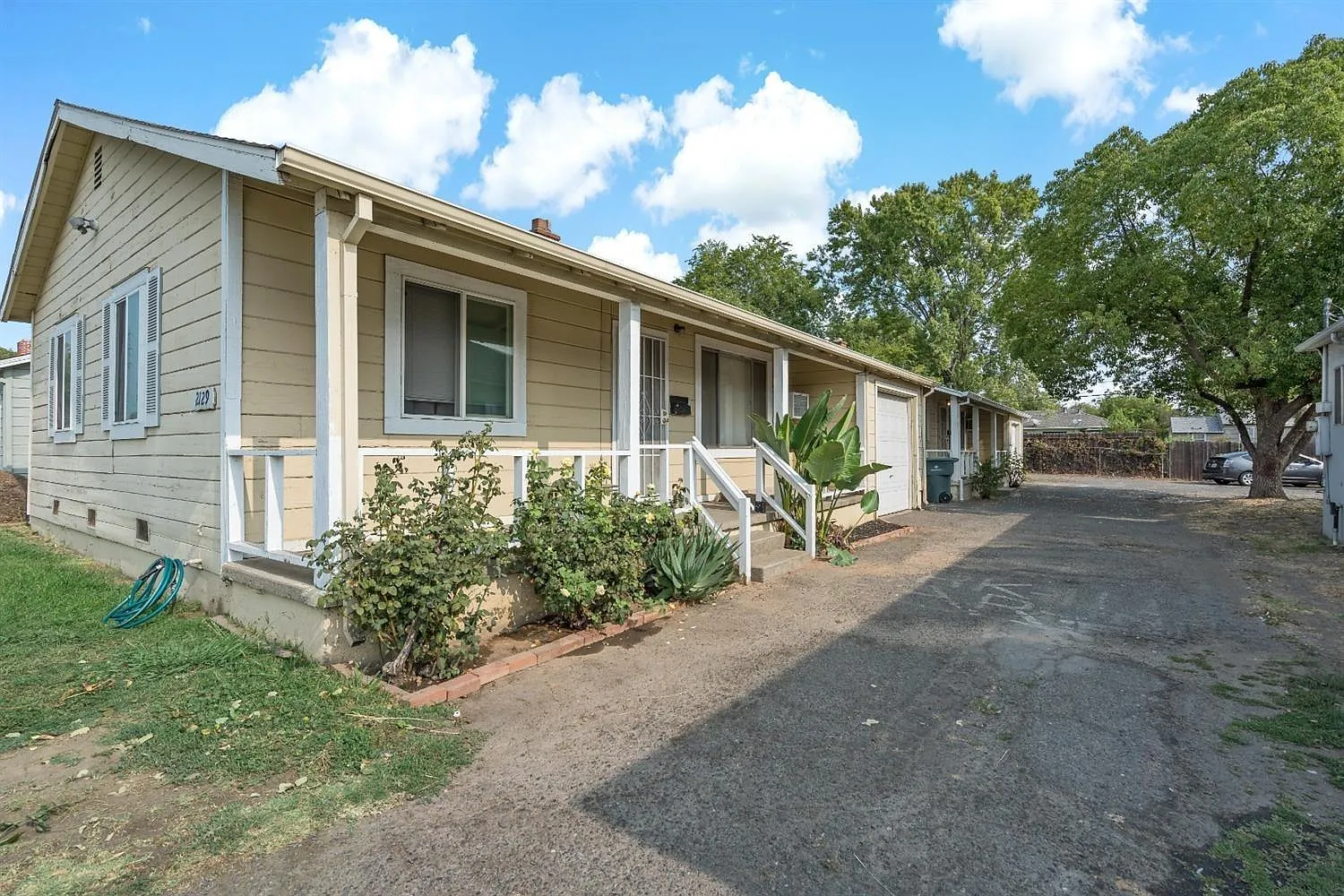 2129 Marconi Ave photo 1