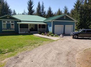 95810 Dotson Ln, Brookings, OR 97415