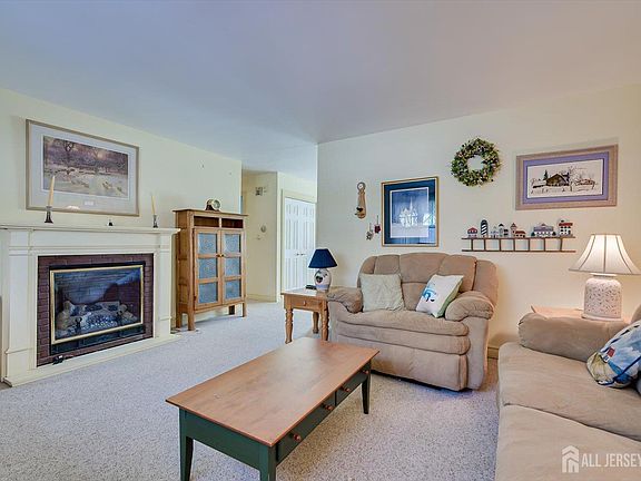 4th image of 144 Princeton Rd