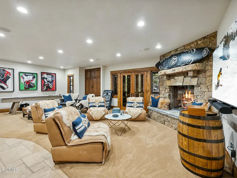 2520 Bear Hollow Dr — Photo 35