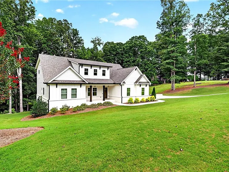 727 Old Collins Rd — Photo 3