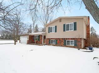 1801 Sherlynn Dr, Brighton, MI