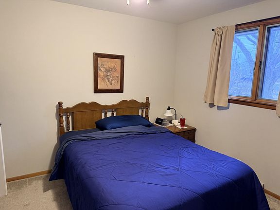 5th image of 815 W Walnut St