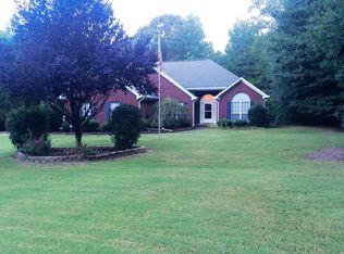 65 Riverside Dr, Sharpsburg, GA 30277