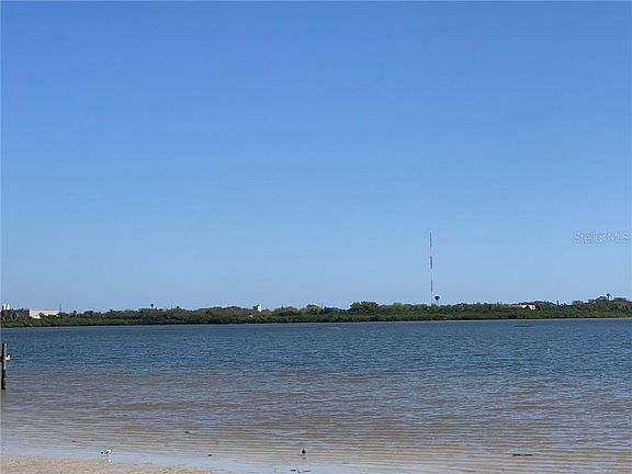 3rd image of 1301 Bermuda Blvd