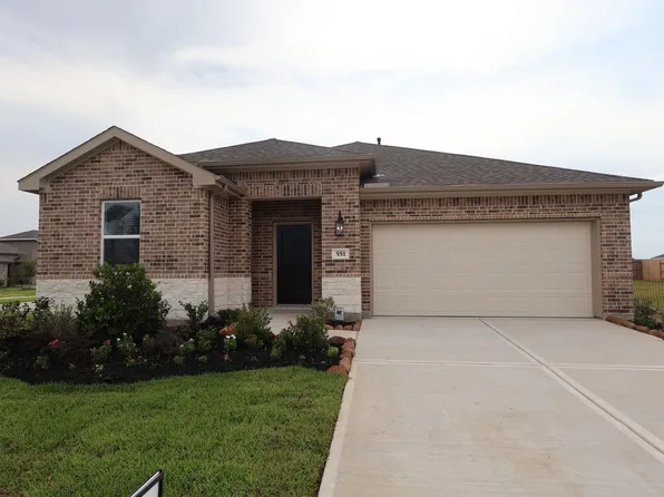 551 Day Station Dr, Dayton, TX 77535