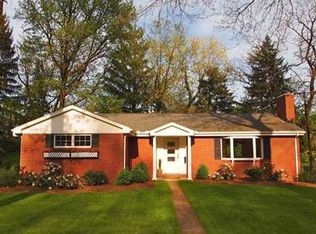 8 Penhurst Rd, Pittsburgh, PA 15202