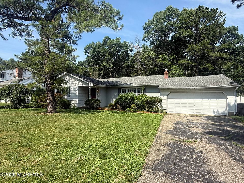 1st image of 127 Cardinal Drive